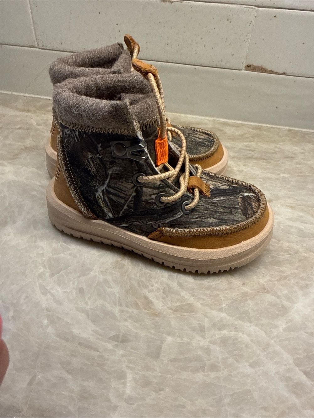 Hey Dude toddler size 7 Mossyoak  Brown & Tan High-Top Boots lined